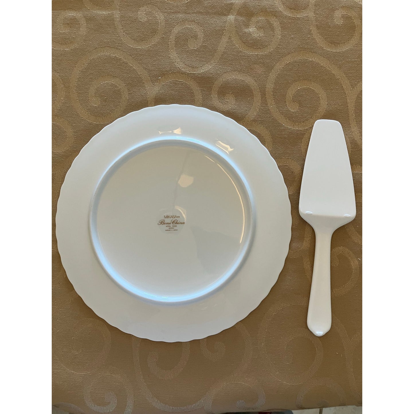 Mikasa Bone China Cake Plate & Server April Rose Pattern Made in Japan 11.5”