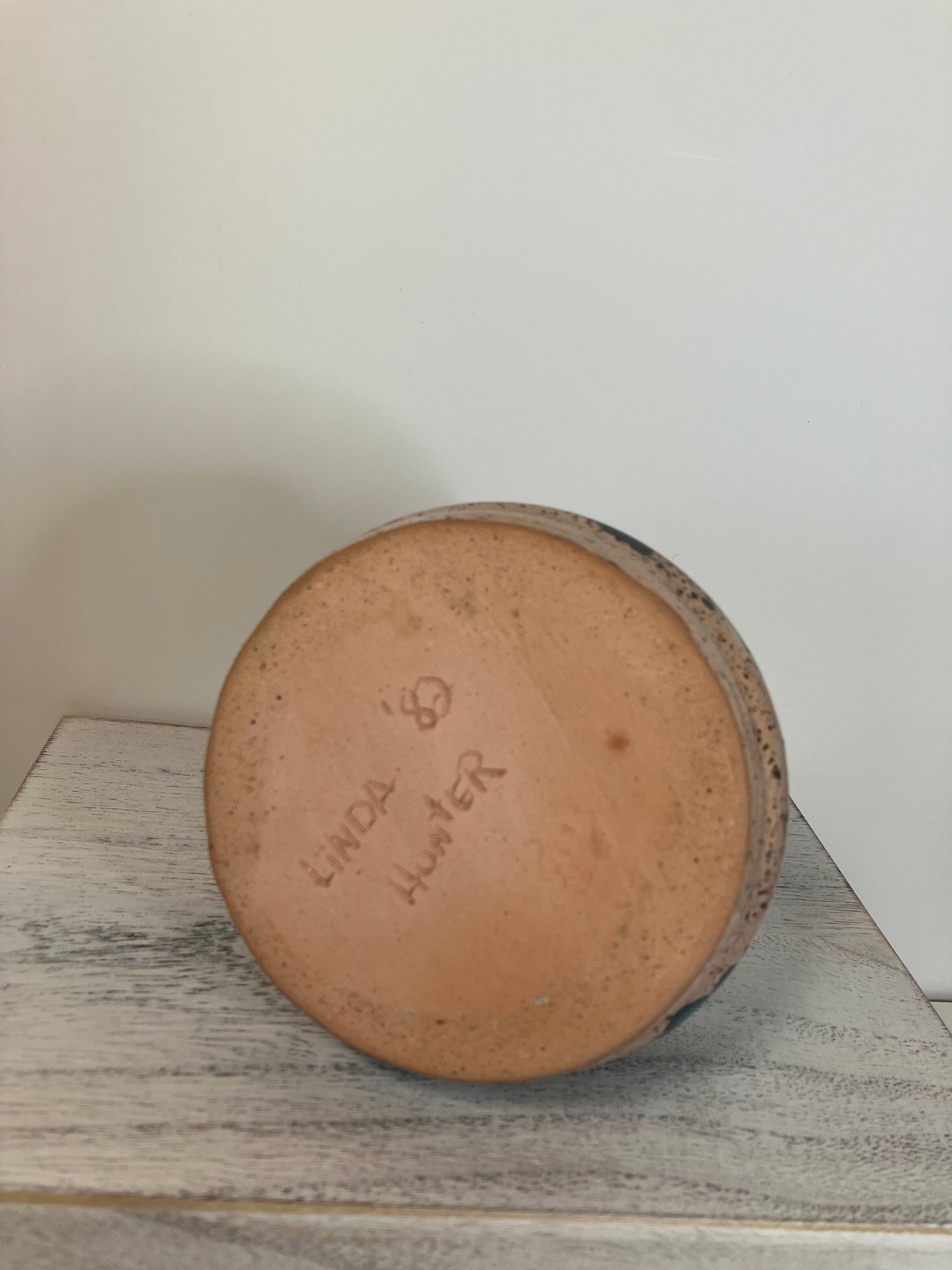 Studio Pottery jar signed Linda Hunter 1982 Pink and Teal Glaze