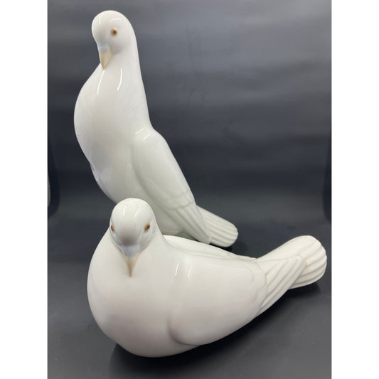 Beautiful Pair of Lladro Peace Doves, one standing and one resting